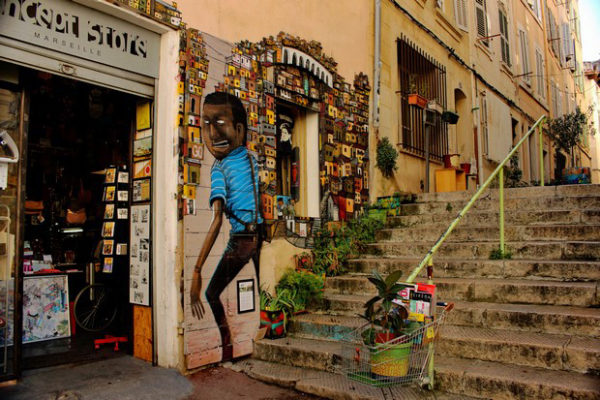 Marseille Le Panier: photo gagnante du concours "une fenêtre sur le monde" des bibliothèques municipales de Genève