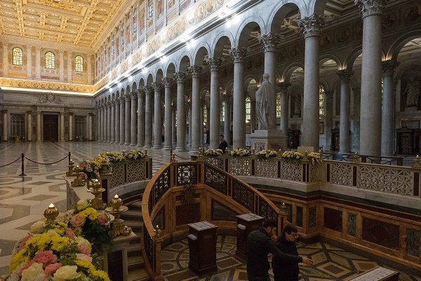 Rome San Paolo fuori le mura vue intérieure 2