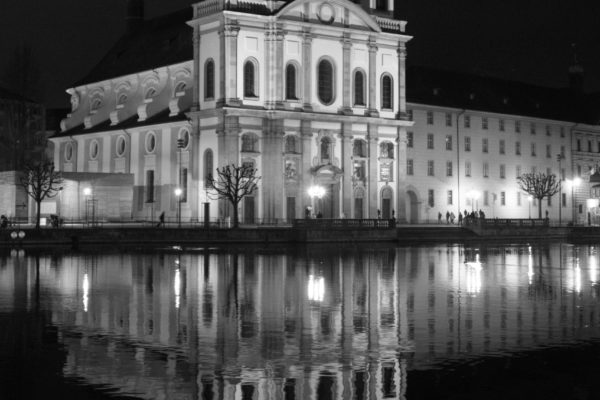 Suisse Lucerne Eglise-des-Jésuites de nuit