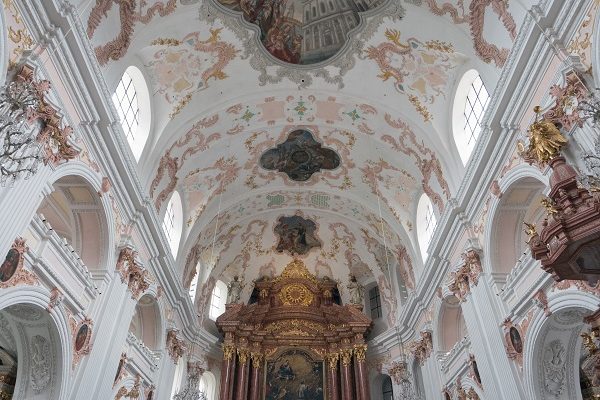 Suisse Lucerne Eglise-des-Jésuites intérieur