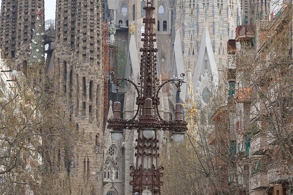 Espagne Barcelone Sagrada Familia vue depuis Sant Pau