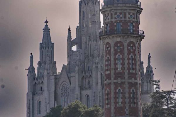 Espagne Tibidabo vue extérieure dans le brouillard